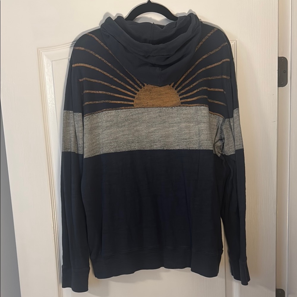 Faherty Navy and Gray Sunburst Hoodie Shirt
